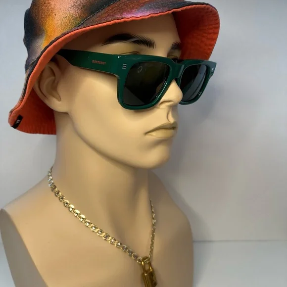 New Auth Burberry Hayden BE4394 Sunglasses Green Dark Green 54mm New & Authentic